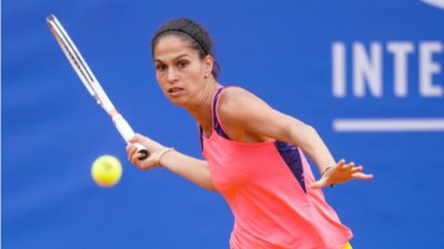 Изабелла Шиникова отстъпи за „Фед къп“ след обрат