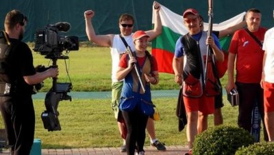 17-годишна българка твори история с пушката