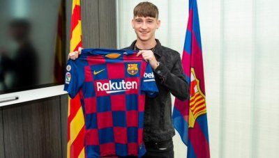 Баеселона привлече японския национал и 16-годишен англичанин