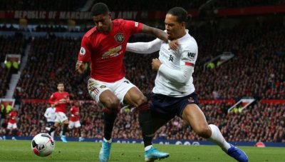 Груба грешка коства победата на Юнайтед срещу Ливърпул