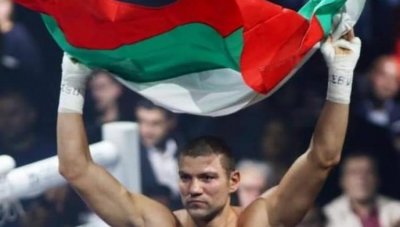 Тервел Пулев нокаутира Курзава в първия рунд