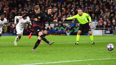 Григор Димитров отбеляза гол в мач с тенисисти (видео)