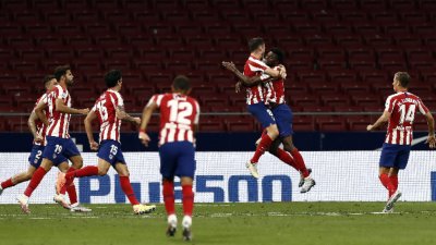 Атлетико (Мадрид) се откъвсна в битката за топ 3 след успех над Алавес