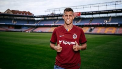 Минчев подписа с чешки гранд, Росицки с ласкави думи за играча