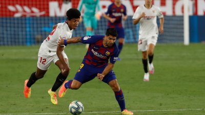 Барса с хикс срещу Севилия, Реал е вече само на 3 точки от каталунците