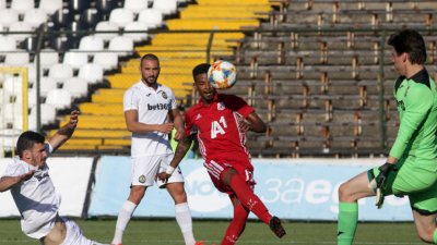 Славия и ЦСКА-София с хикс, битката за Европа се завърза