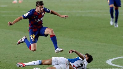 Барса изхвърли Еспаньол от Ла Лига след минимална победа