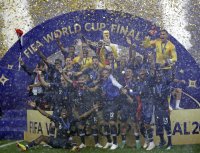 Франция стъпи на световния футболен връх! (видео)