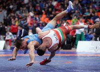 Четири победи и шест загуби за българските борци в сутрешната сесия на турнира "Дан Колов-Никола Петров" (Видео)